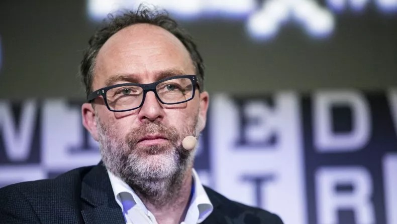 Сооснователь Википедии (Wikipedia) Джимми Уэйлс (Jimmy Wales) на конференции в Милане, Италия (25 мая 2019 года)